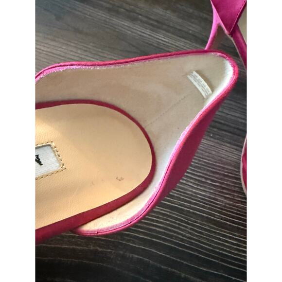 Manolo Blahnik Sedaraby Pink d'Orsay Pump with Crystal-Embellished Buckle Sz. 41 - Picture 5 of 11